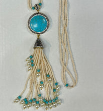 Load image into Gallery viewer, Necklace with pearl beads
