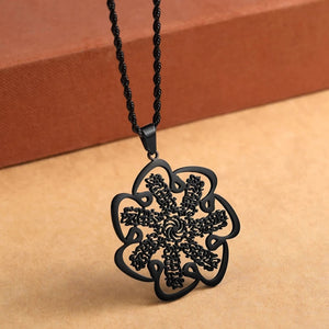 Necklace with connected letter (waw و)
